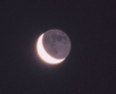 die eigentlich unsichtbare Hälfte des Mondes 5 Tage nach Neumond