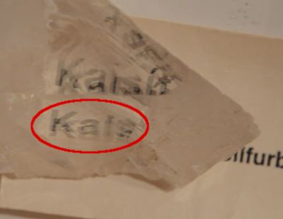 Foto: Doppelbrechung im Kalkspat